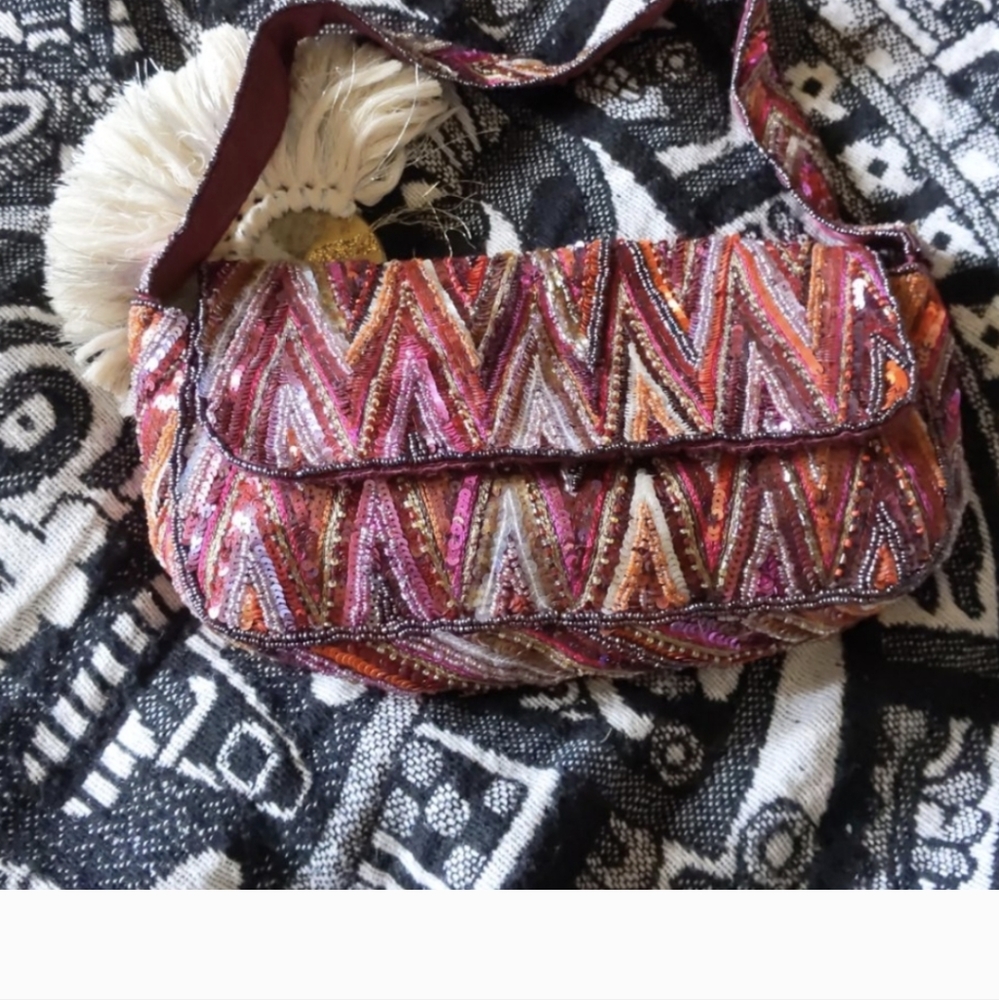 Monoon Sequence Purse - image 8